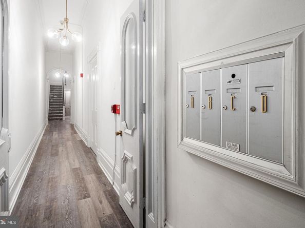 306 S 10TH Street B, Philadelphia PA 19107