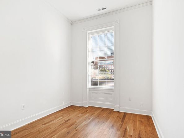306 S 10TH Street B, Philadelphia PA 19107