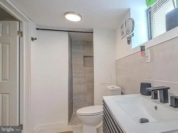 913 S Yewdall Street, Philadelphia PA 19143