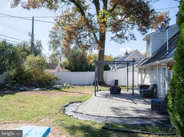 154 Juniper Drive, Levittown PA 19056