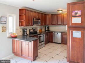 154 Juniper Drive, Levittown PA 19056