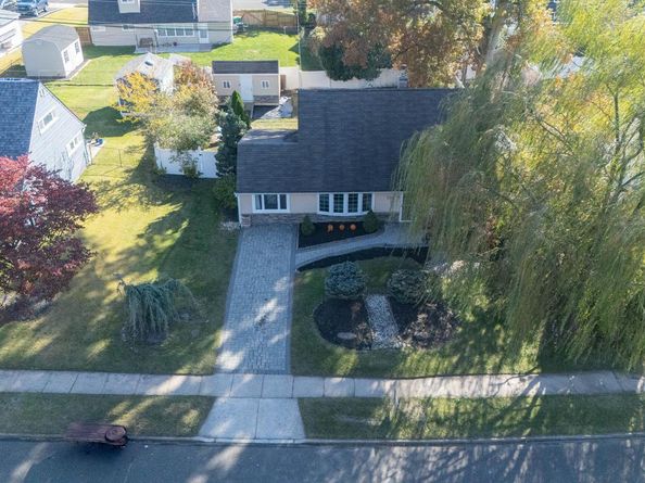 154 Juniper Drive, Levittown PA 19056