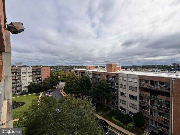 5831 Quantrell Avenue 505, Alexandria VA 22312