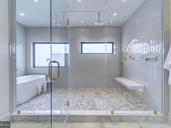 913 Symphony Circle SW, Vienna VA 22180