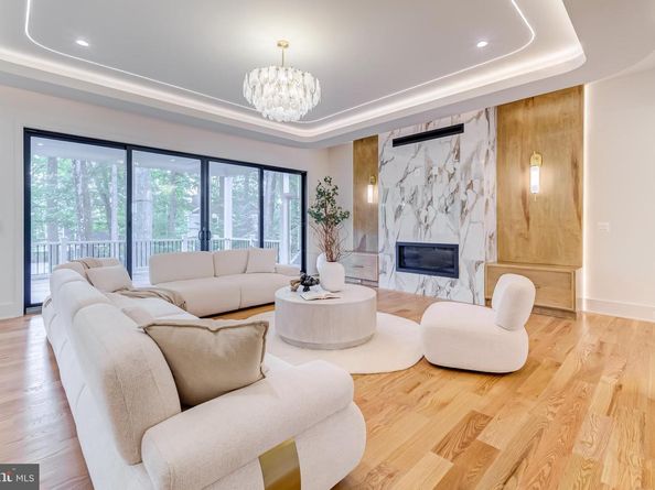 913 Symphony Circle SW, Vienna VA 22180