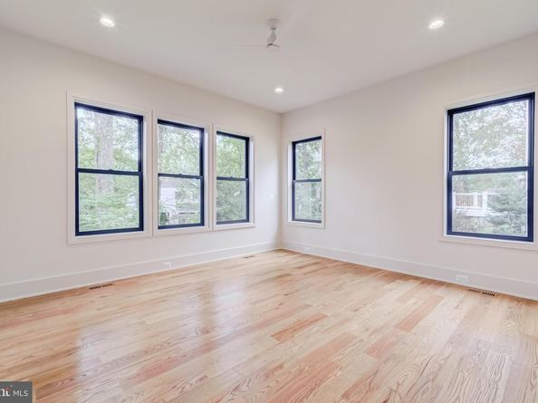 913 Symphony Circle SW, Vienna VA 22180