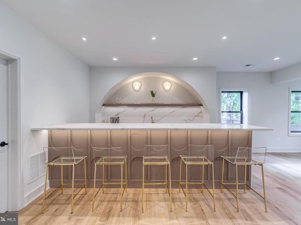 913 Symphony Circle SW, Vienna VA 22180