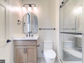 913 Symphony Circle SW, Vienna VA 22180