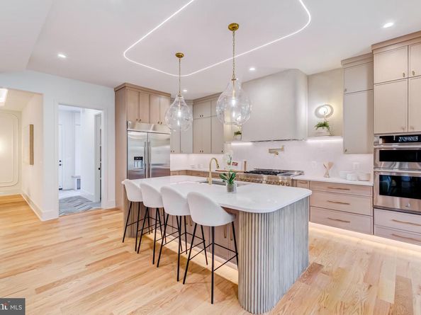 913 Symphony Circle SW, Vienna VA 22180