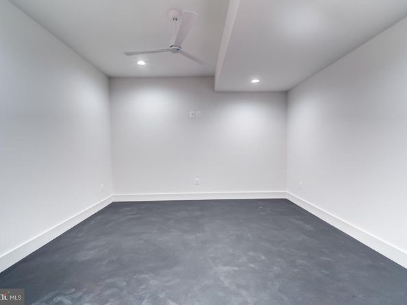 913 Symphony Circle SW, Vienna VA 22180