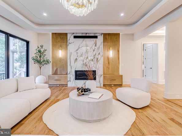 913 Symphony Circle SW, Vienna VA 22180