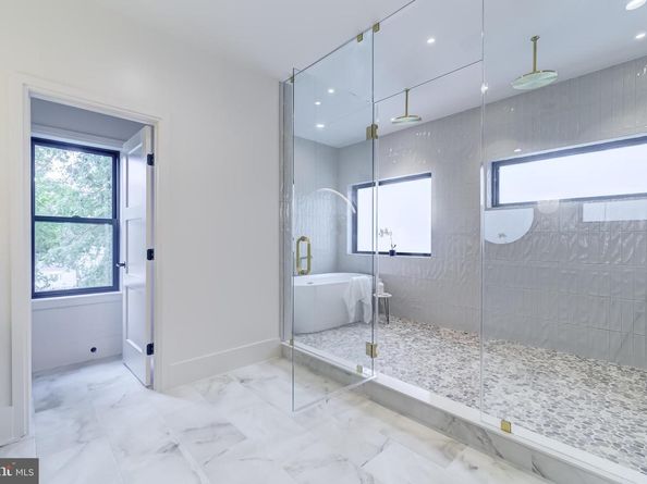 913 Symphony Circle SW, Vienna VA 22180