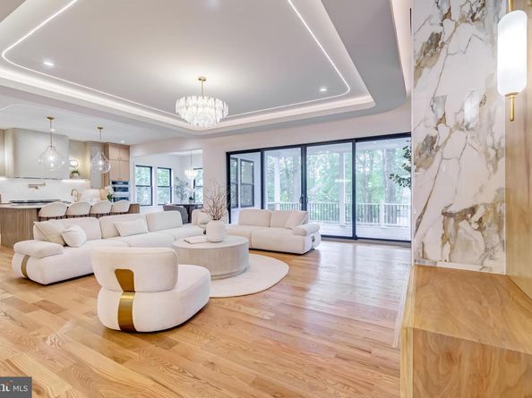 913 Symphony Circle SW, Vienna VA 22180