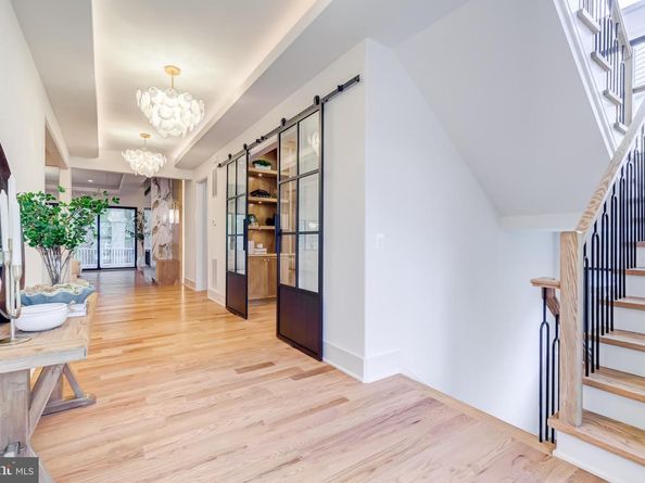 913 Symphony Circle SW, Vienna VA 22180