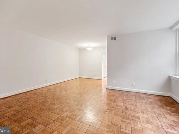 30 S Old Glebe Road 106E, Arlington VA 22204