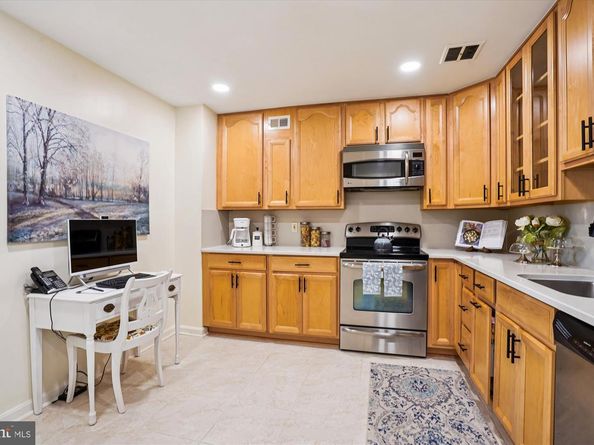 4928 Sentinel Drive 1405, Bethesda MD 20816