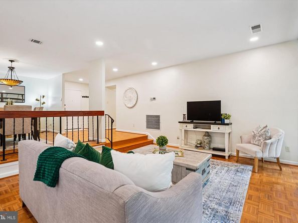 4928 Sentinel Drive 1405, Bethesda MD 20816