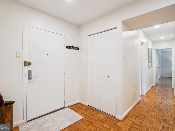 4928 Sentinel Drive 1405, Bethesda MD 20816