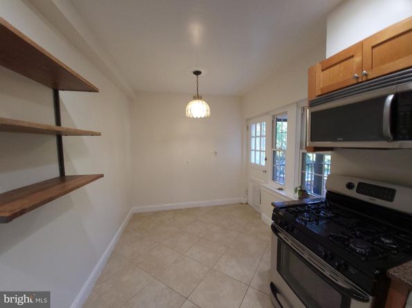 400 Commonwealth Avenue 307, Alexandria VA 22301