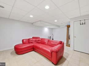 1265 Barclay Crescent, Yardley PA 19067