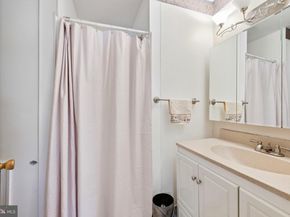 1265 Barclay Crescent, Yardley PA 19067