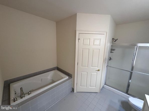 623 Saint James Court, Langhorne PA 19047