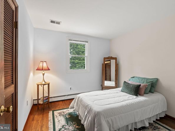 32 E Benedict Avenue, Havertown PA 19083