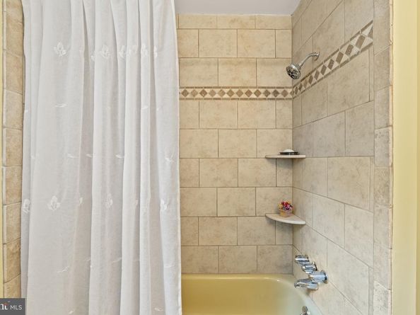 32 E Benedict Avenue, Havertown PA 19083