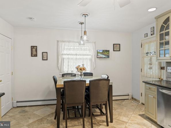 32 E Benedict Avenue, Havertown PA 19083