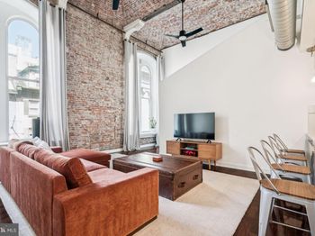 105 S 12TH Street