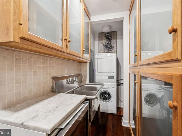 105 S 12TH Street 205, Philadelphia PA 19107