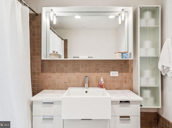 105 S 12TH Street 205, Philadelphia PA 19107