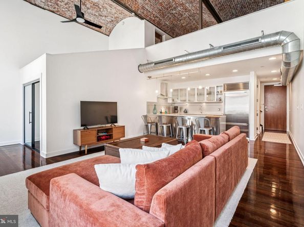 105 S 12TH Street 205, Philadelphia PA 19107