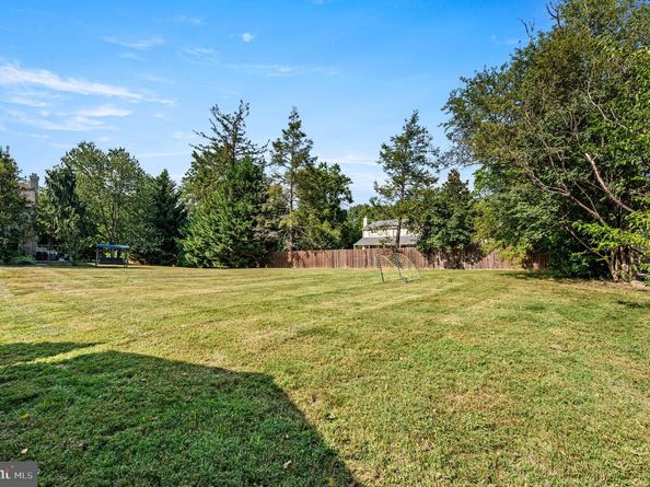 434 Meetinghouse Road, Ambler PA 19002