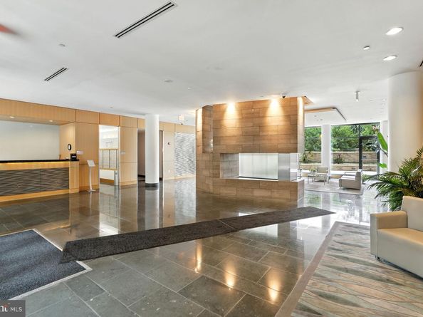 2001 15TH Street N 111, Arlington VA 22201
