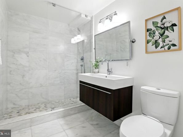 2001 15TH Street N 111, Arlington VA 22201
