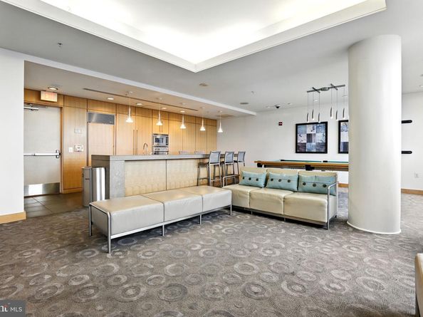 2001 15TH Street N 111, Arlington VA 22201