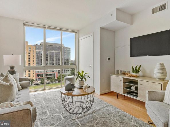 1000 New Jersey Avenue SE 914, Washington DC 20003