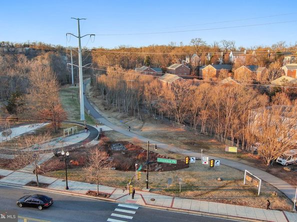 4600 S Four Mile Run Drive 629, Arlington VA 22204
