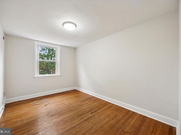 653 Rively Avenue, Glenolden PA 19036