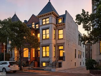 910 Westminster Street NW