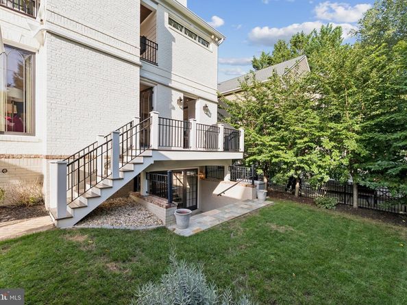 2600 12TH Street N, Arlington VA 22201