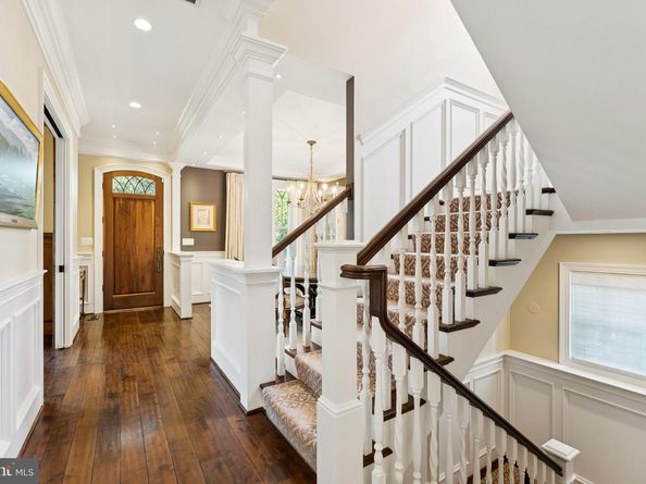 2600 12TH Street N, Arlington VA 22201