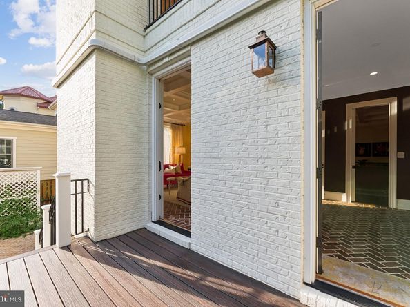 2600 12TH Street N, Arlington VA 22201