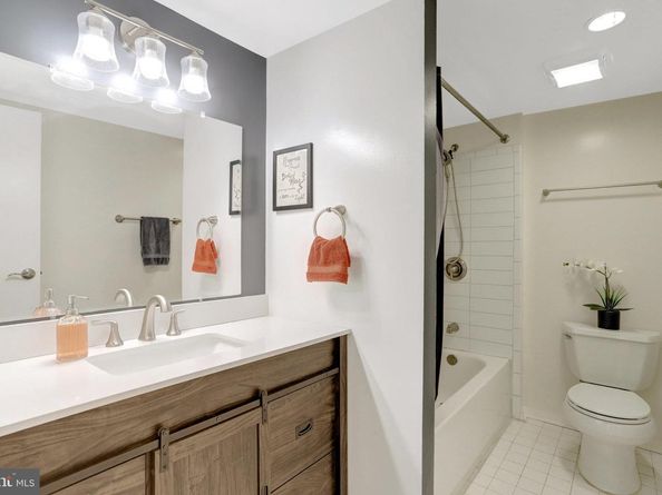 6300 Stevenson Avenue 311, Alexandria VA 22304