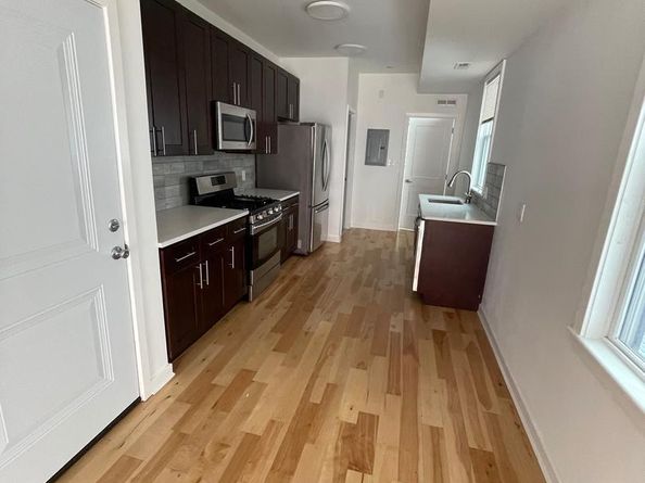 924 N 15TH Street, Philadelphia PA 19130