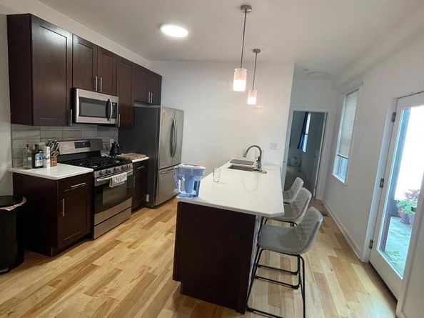 924 N 15TH Street, Philadelphia PA 19130