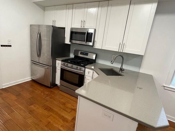 924 N 15TH Street, Philadelphia PA 19130