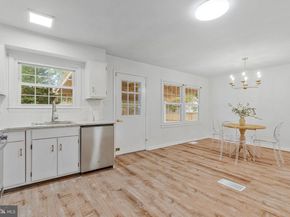 724 N Amelia St, Sterling VA 20164
