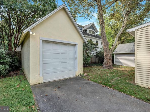 5120 Wilson Lane, Bethesda MD 20814